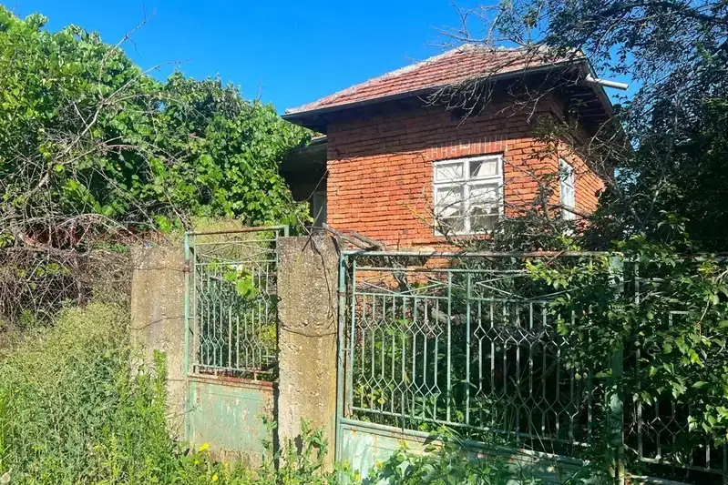 House with large yard in Staro selo village, Silistra region