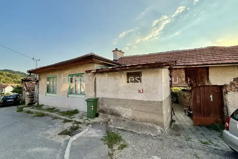 House with 2 basements and yard in Stob village, Kyustendil region