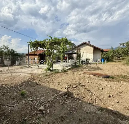 Photo 4 — House with 1000 sq m yard in Stob village, Kyustendil region