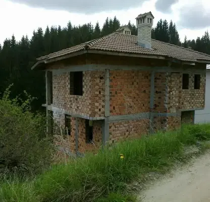 Снимка 2 — Просторна вила с 6 стаи в с. Стойките, близо до Пампорово