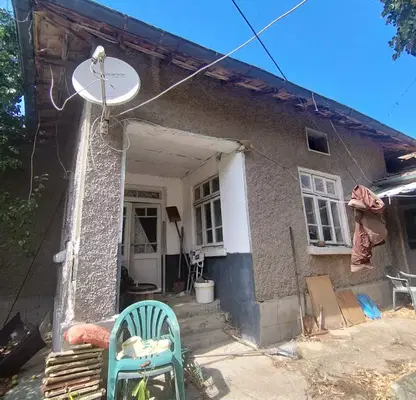 Photo 3 — House with 1300 sq m yard in Strazha village, Targovishte region