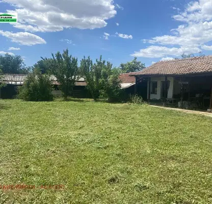 Photo 5 — House with 8 rooms and yard in Stroevo village, Plovdiv region