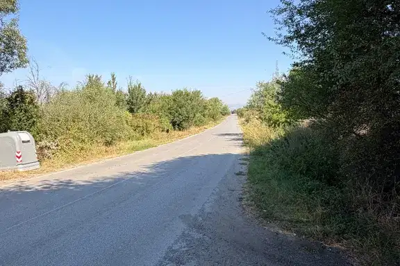 Къща с двор 700 кв.м. в с. Студена, област Перник