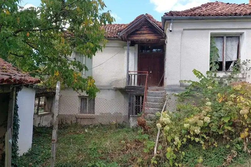 House with yard in Svezhen village, Plovdiv region, with panoramic view
