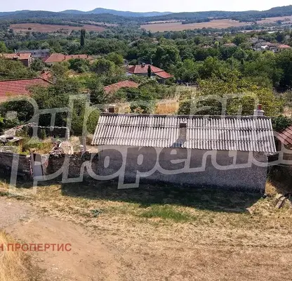 Photo 3 — House with 2 rooms and large yard in Sărnevec village, Stara Zagora region
