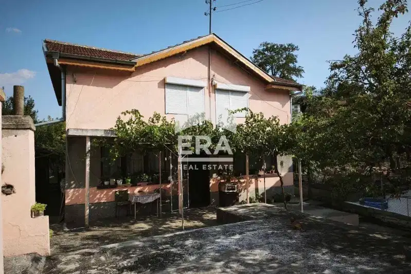 3-room house in Tenevo village, Yambol region with yard and farm buildings