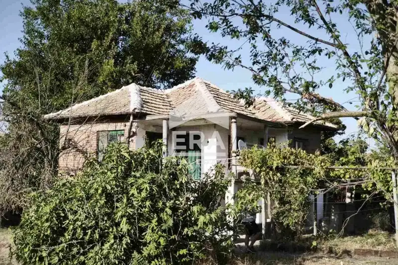 House with yard in Tenevo village, Yambol region