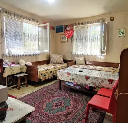 Снимка 2 — Едноетажна къща с 3 стаи в с. Тракия, област Стара Загора