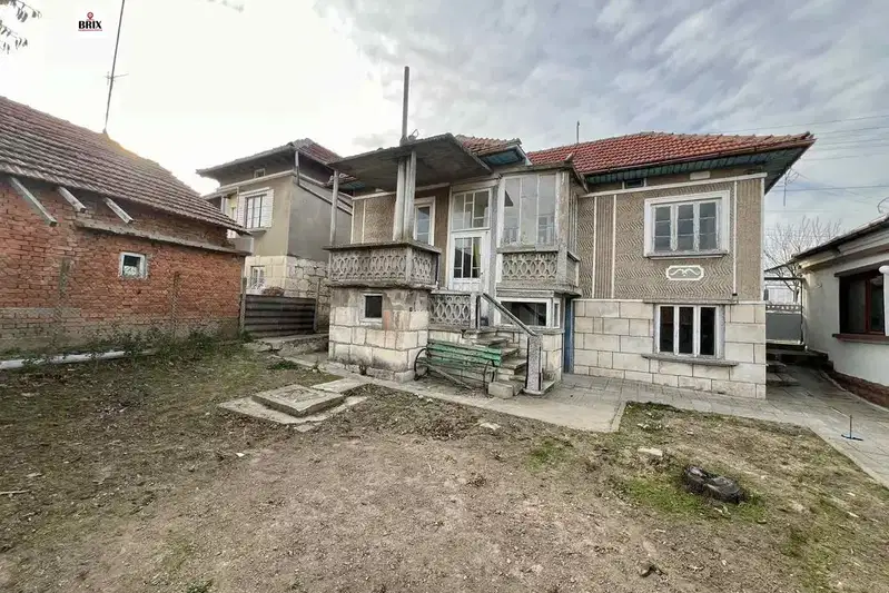 Two-storey house with yard in Trastenik village, Ruse region