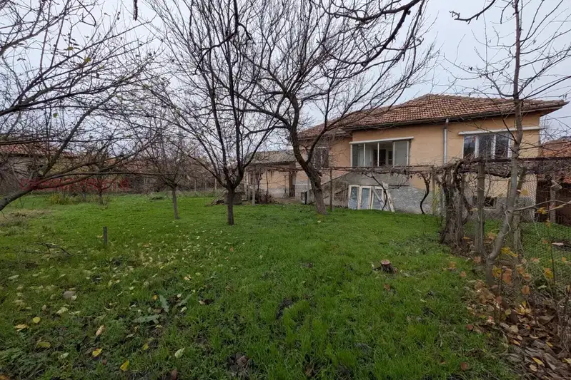 One-story house with 2 bedrooms in Tunkovo village, near the dam