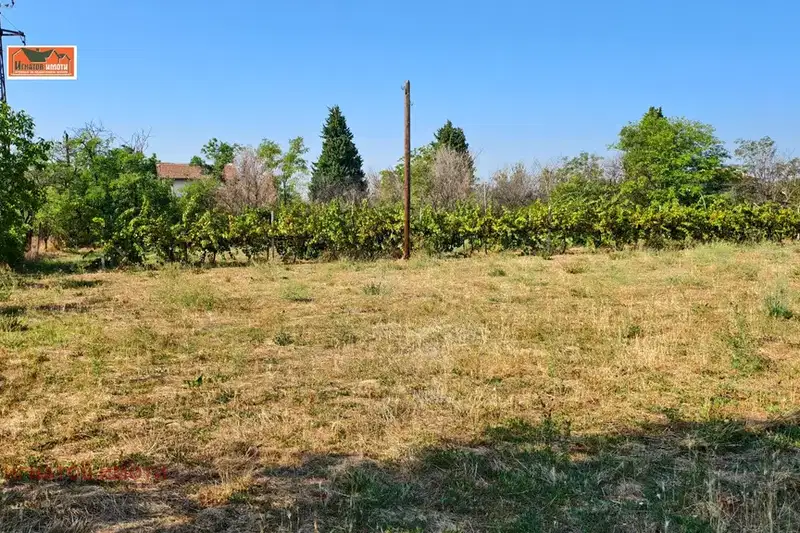 3-room house in Velichkovo village, Pazardzhik region, with large yard