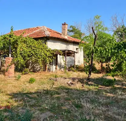 Photo 2 — 3-room house in Velichkovo village, Pazardzhik region, with large yard