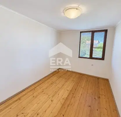 Photo 3 — House in Veliko Tyrnovo, Vetrinci