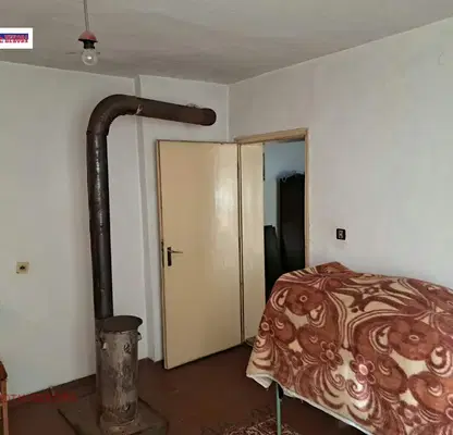 Photo 4 — One-story house with 3 rooms in Vinarovo village, Vidin region