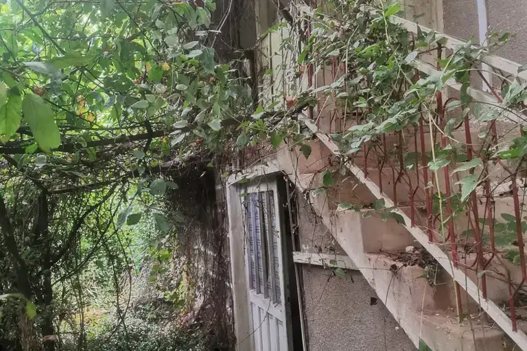 Two-storey house with yard in Vishovgrad village, Veliko Tarnovo region
