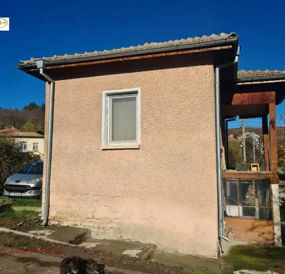 Снимка 3 — Къща с 4 стаи в с. Върбешница, обл. Враца с двор