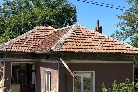 3-room house in s. Varbitsa, Pleven region, for renovation