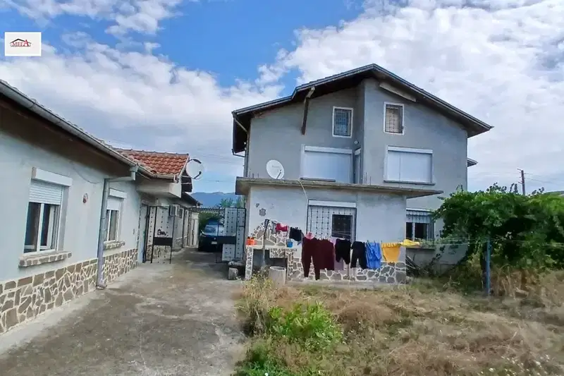 Two-storey house with three bedrooms and garage in the village of Yagoda, Stara Zagora region