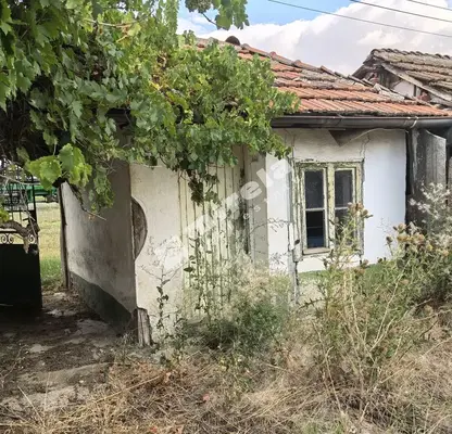 Снимка 3 — Къща с 2 стаи в с. Зимница, област Ямбол, с двор
