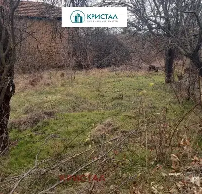 Снимка 4 — Двуетажна къща с голям двор в с. Златосел, област Пловдив