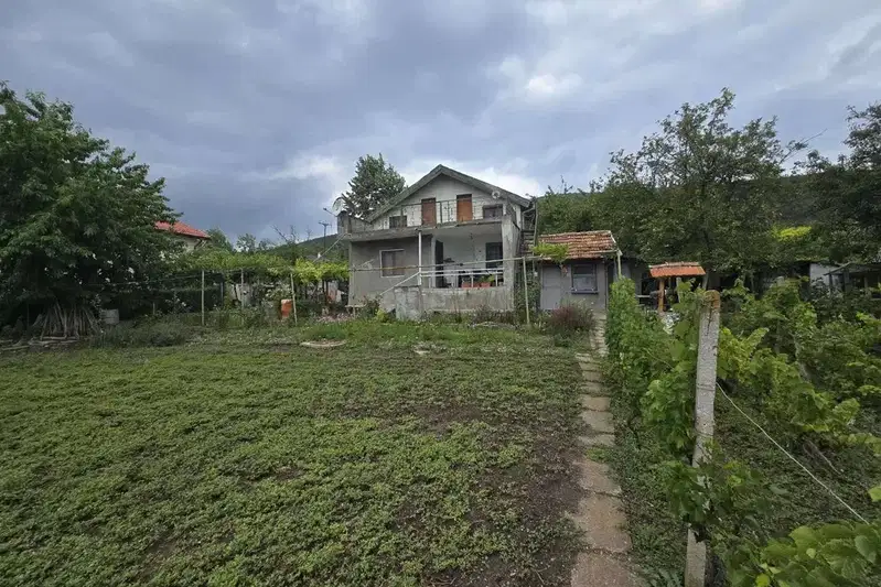 Two-storey brick villa with 2 rooms and terrace in Pod Manastira area, Shumen