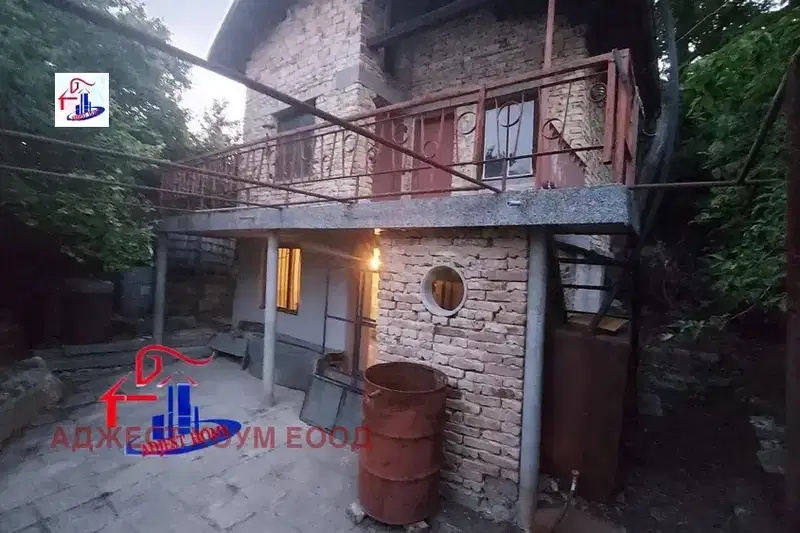House in Shumen, Pod Manastira