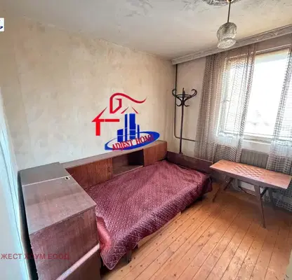 Photo 5 — Two-storey house with garage and yard in Makak district, Shumen