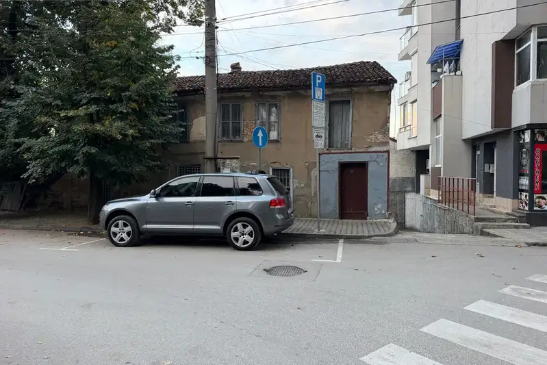 Къща с 2 етажа в центъра на Силистра, нужда от ремонт