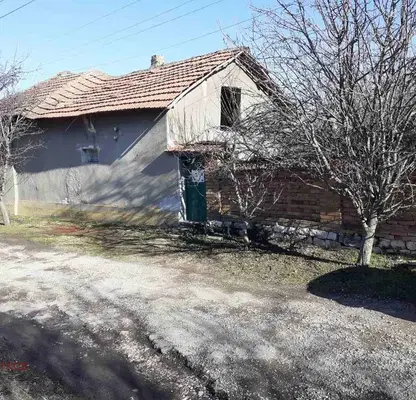 Снимка 2 — Къща с парцел 761 кв.м в гр. Славяново, област Плевен