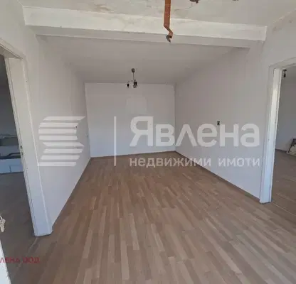 Снимка 5 — Едноетажна къща с 3 стаи в кв. Комлука, Сливен