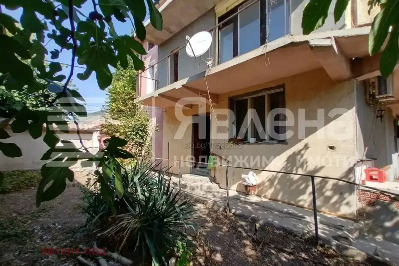 Two-storey house with garage in Novo selo, Sliven