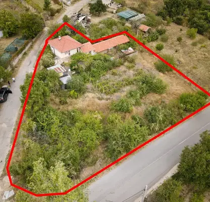 Photo 2 — 2-room house in Sliven, corner plot and veranda