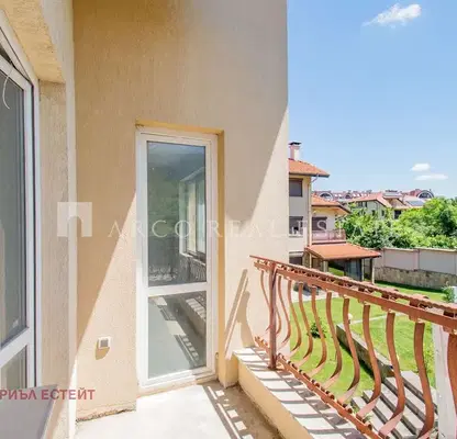 Photo 4 — Three-storey house with 4 bedrooms in Boyana with shared yard