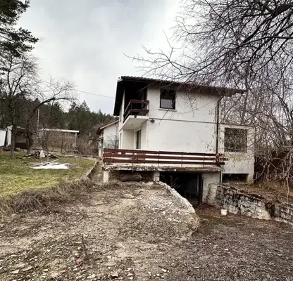 Снимка 5 — Къща с 3 стаи в Бояна с гараж и голям двор