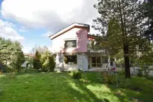 Detached house with 3 bedrooms and large yard in Boyana