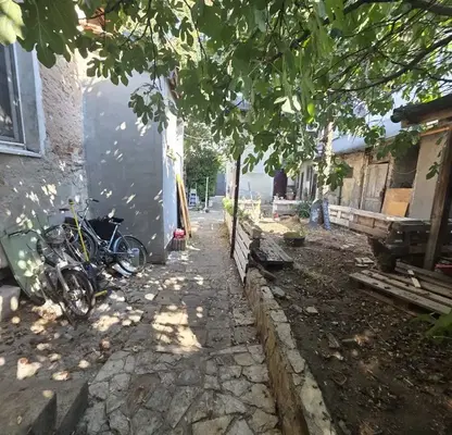 Photo 2 — House in Sofia, Centyr