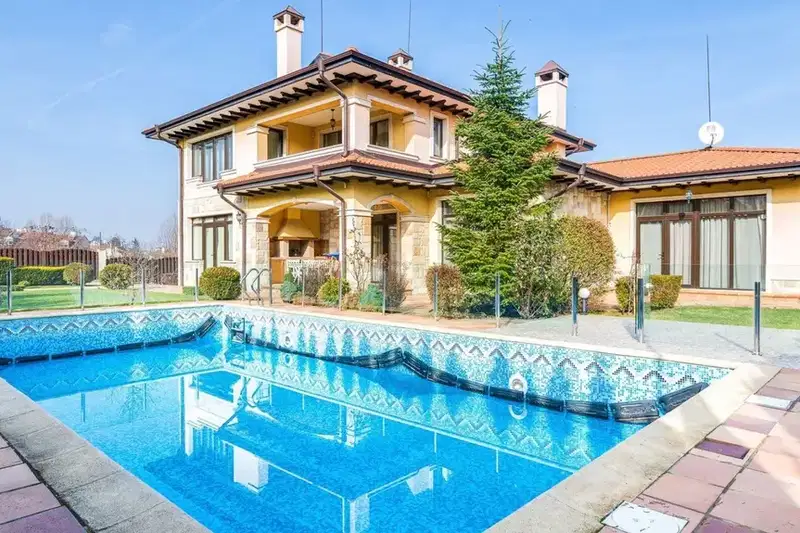 5-room house with pool in Dragalevtsi, Sofia