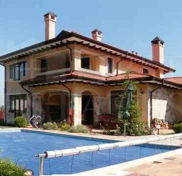 Photo 2 — Spacious house with pool in Dragalevtsi, Sofia