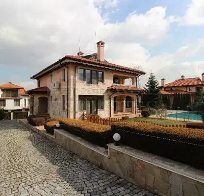 Photo 3 — Spacious house with pool in Dragalevtsi, Sofia