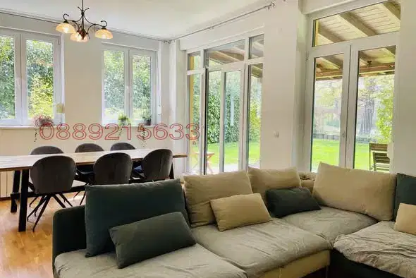 4-bedroom house in m-t Kambanite with private yard