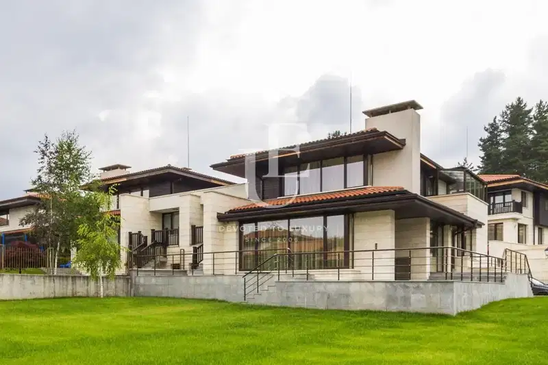 House in Sofia, Kambanite