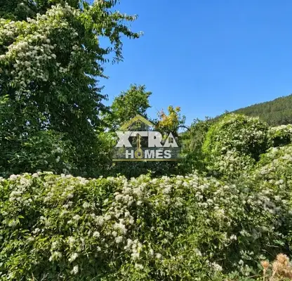 Photo 3 — House with 790 sq m yard in Seslavtsi, Sofia with panoramic view