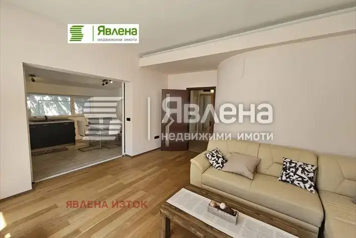 3-room house in Vitosha district, Sofia with parking