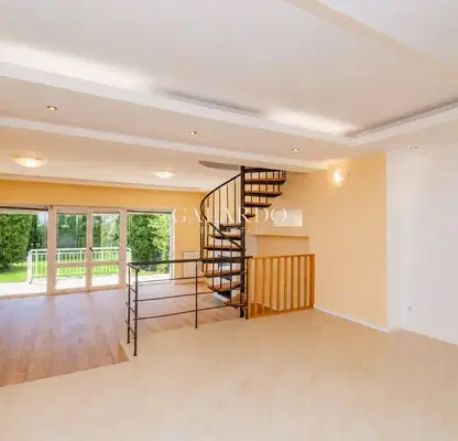 Photo 2 — Spacious 5-bedroom house in Vitosha district, Sofia with garage