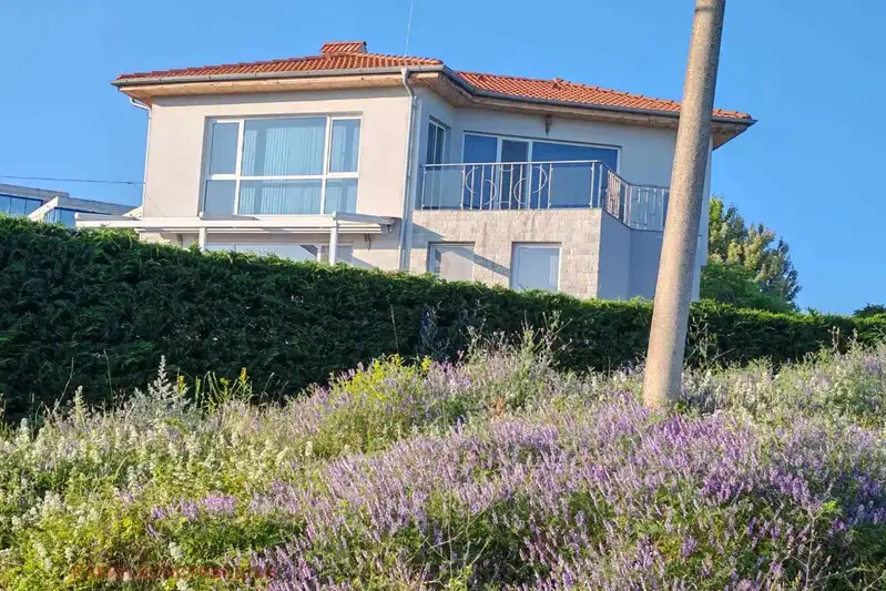 Three-storey house with 4 bedrooms and pool in Sozopol, Budzhaka