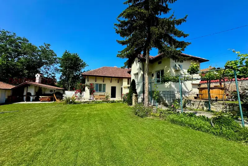 House in Veliko Tyrnovo, Suhindol