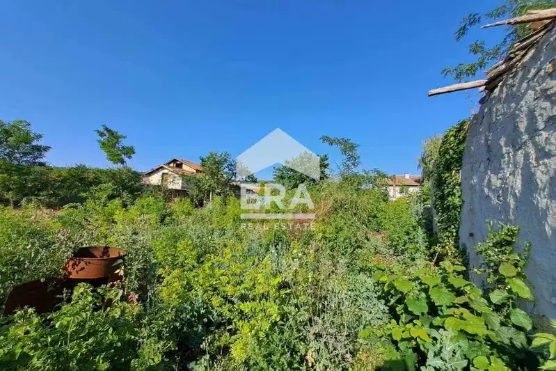House with yard in Suvorovo, Varna region, in need of renovation