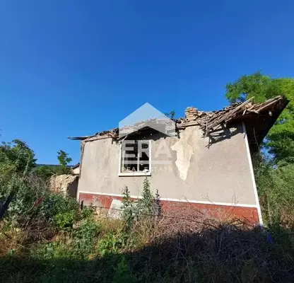 Photo 3 — House with yard in Suvorovo, Varna region, in need of renovation