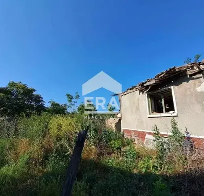Photo 4 — House with yard in Suvorovo, Varna region, in need of renovation
