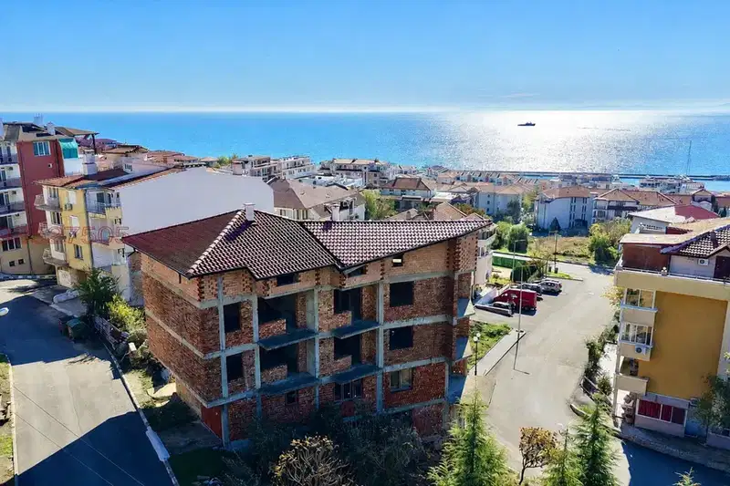 Multi-storey residential building in Sveti Vlas with sea view